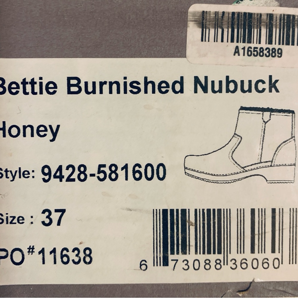 Dansko “Bettie” in Nubuck Honey, shearling linning. New in box - Picture 2 of 7